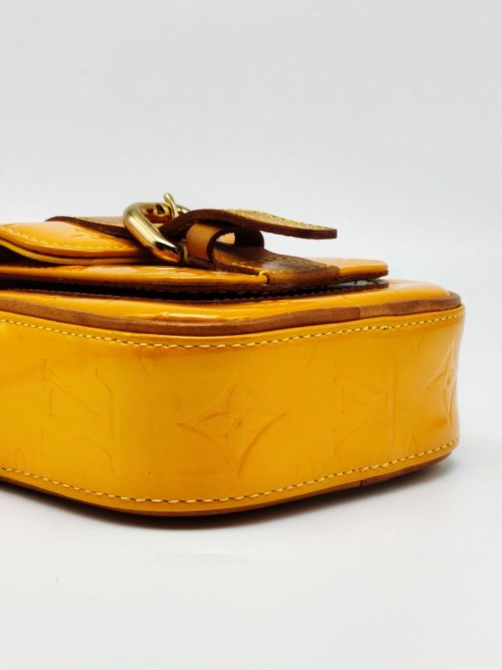 Louis Vuitton Christie PM Monogram Vernis Yellow Patent Leather Crossbody Bag - Picture 3 of 14